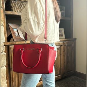 Red Michael Kors shoulder Bag